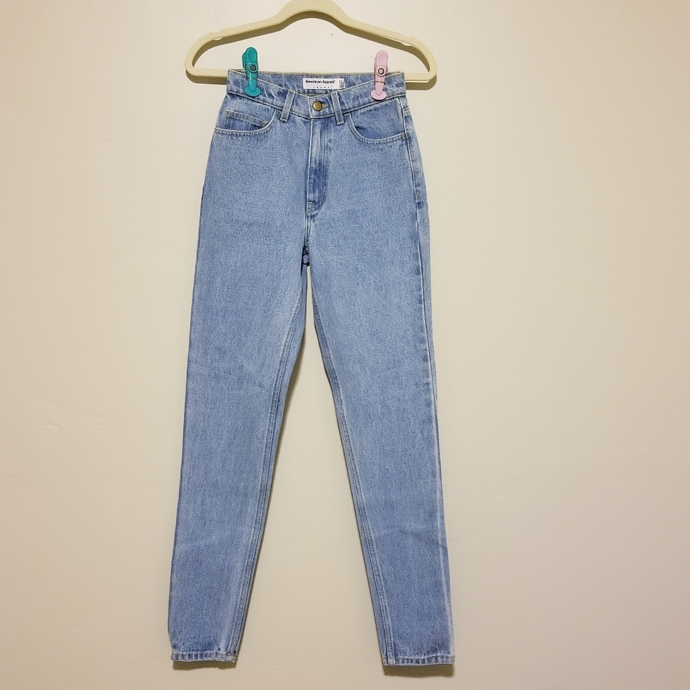 High-waisted mom jeans